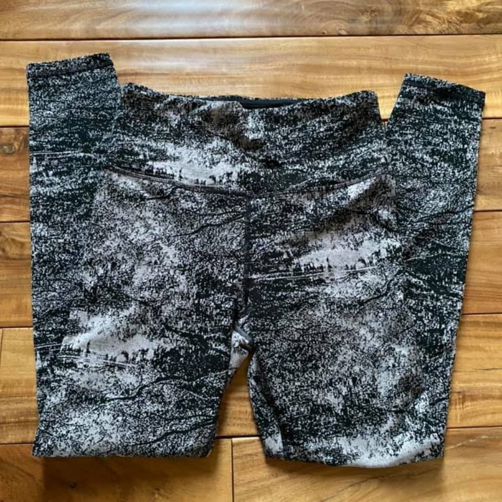 Athleta Elation 7/8 Tights Flagstone Grey